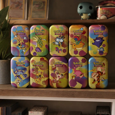 Pokemon 151 Mini Tin Sammlung – alle 10 Varianten auf Holzregal, Collector-Setup mit Funko Pop