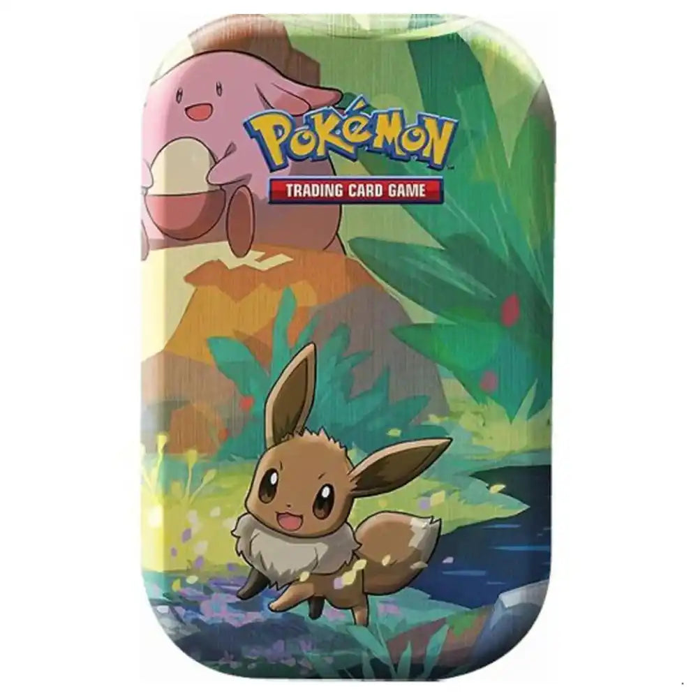 Pokemon Kanto Friends Mini Tin Evoli – Nahaufnahme mit Chansey auf grünem Natur-Artwork