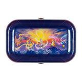 Pokemon Kanto Power Mini Tin geöffnet – Panorama-Artwork im Deckel mit allen Kanto-Legenden
