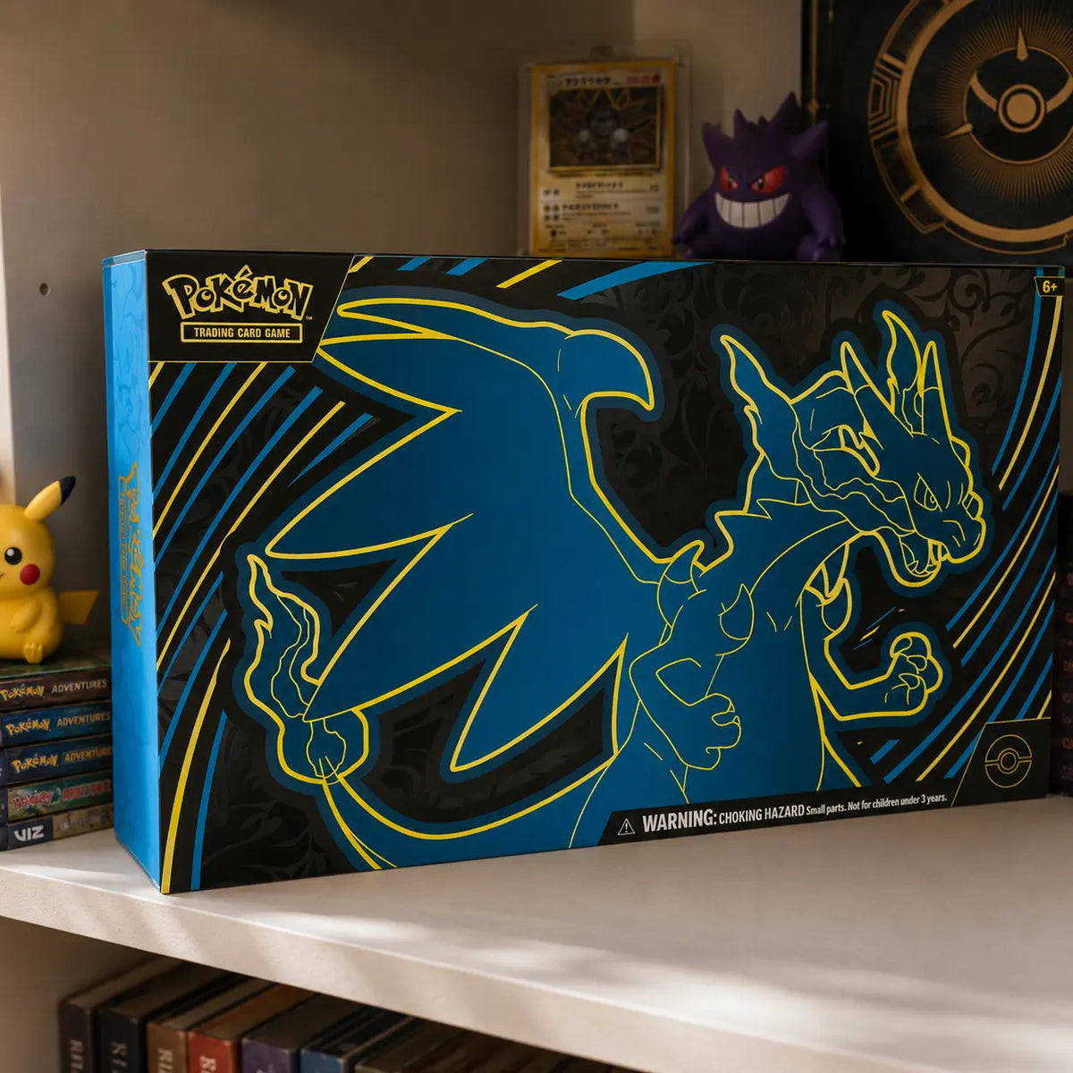 Pokemon Mega Charizard X ex Ultra Premium Collection auf Sammler-Regal