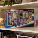 Pokemon Prismatic Evolutions Premium Figure Collection auf einem Sammlershelf neben Lucario- und Gengar-Figur