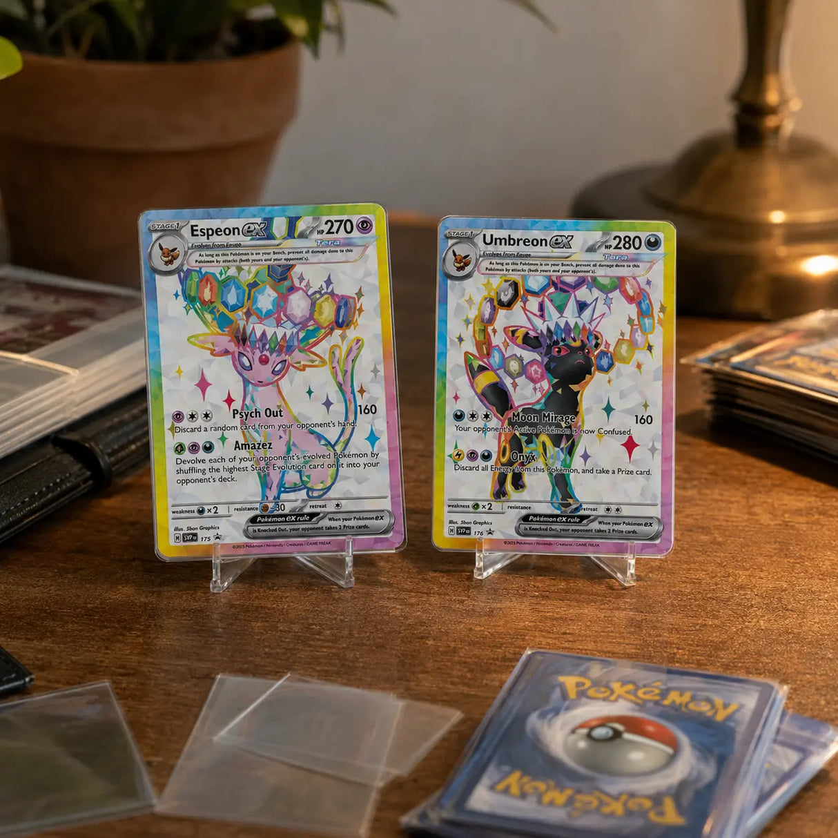 Espeon ex (SVP 175) und Umbreon ex (SVP 176) Full Art Promos in Acrylständern – exklusiv aus der PE Premium Figure Collection