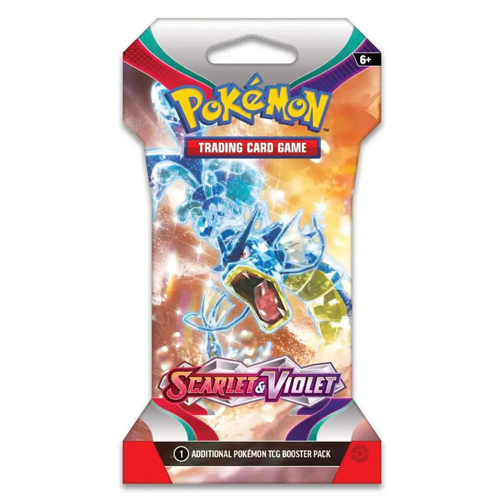 Pokemon Scarlet & Violet Sleeved Booster Nahaufnahme – Pack mit kristallinem Legenden-Pokemon auf goldenem Hintergrund