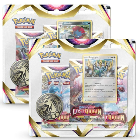Pokemon Lost Origin 3-Pack Blister – beide Varianten: Weavile links, Regigigas rechts, je drei Booster und Giratina-Spielmuenze